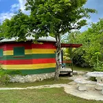 Judy House 2 - Lewis Backpacker Hostel