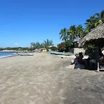 Rock Side Villa On The Beach