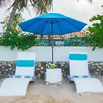 Edgewater Beach Villa - Beach Front, Close To All Attractions