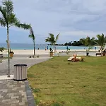 Hillside Sunrise, 2 Bed 2 Bath In Gated Community, Close To Beach, Food, Clubs & Shopping Free Parking, Free Wi-Fi