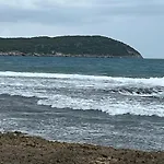 Cozy Oceanfront Room Hidden Treasure