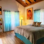 Ecoscape Jamaica - Lavish 1-Br Cottage By The River