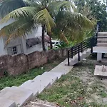 Hill View Rooms