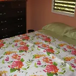 Pineapple Hill Sea View Cottage