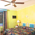 Doctors Cave Beach Hotel