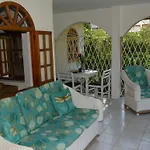 Cozy Coco Guest House