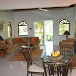 Cozy Coco Guest House