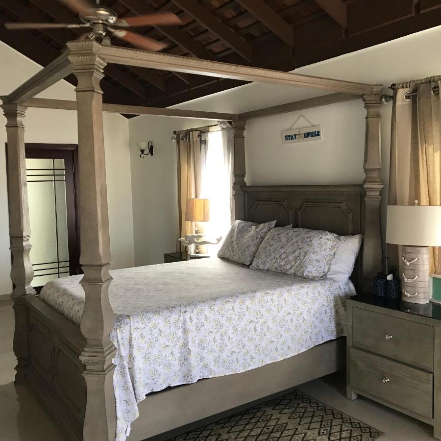 Alexanders Penthouse On The * Ocho Rios