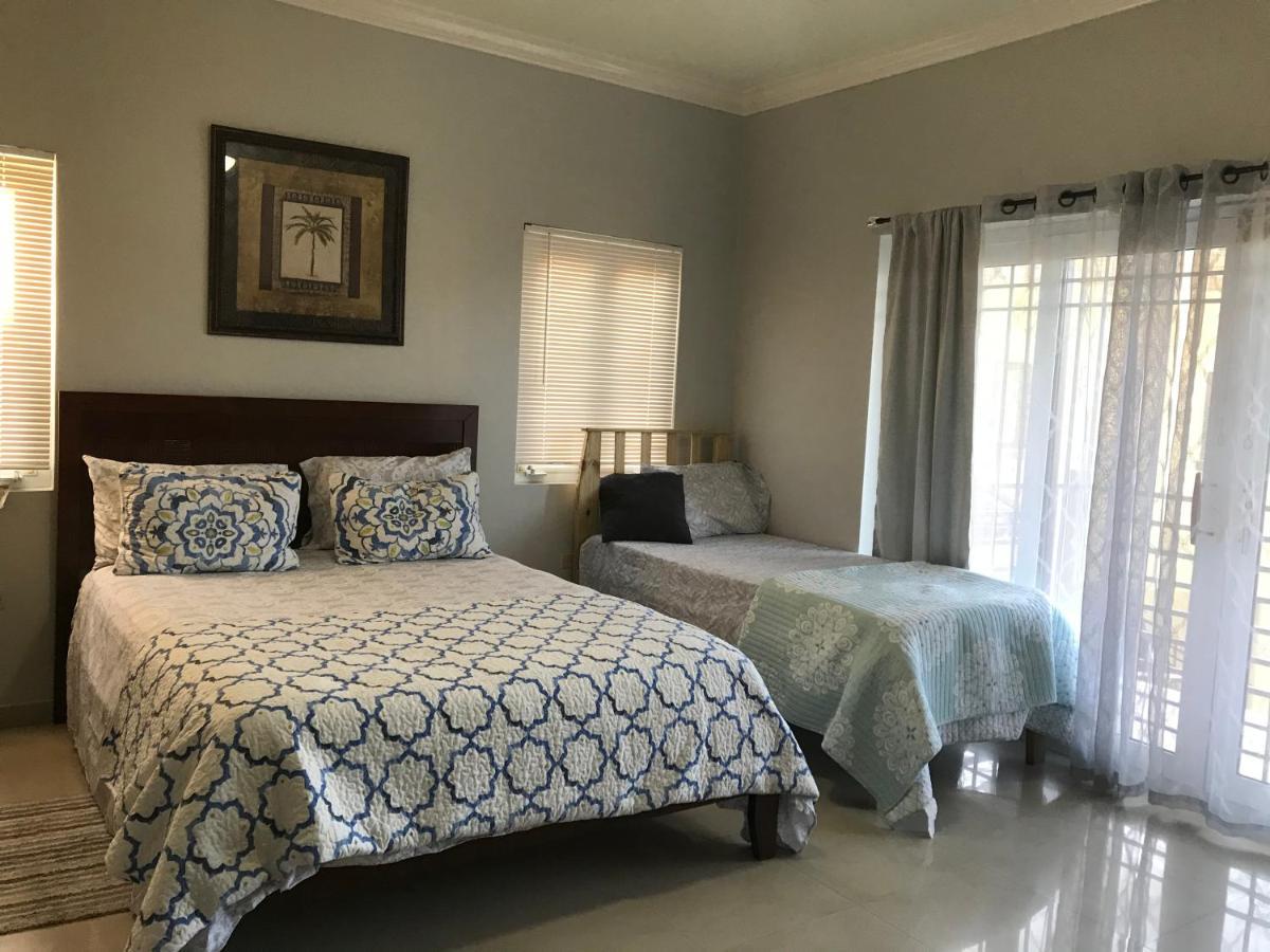 Alexanders Penthouse On The * Ocho Rios