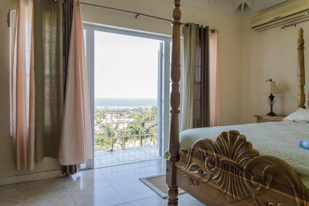 Villa Hatfield South *