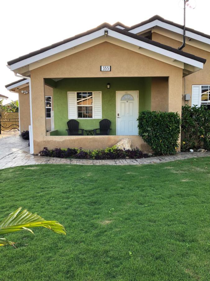Guest house Villa Oasis Drax Hall *