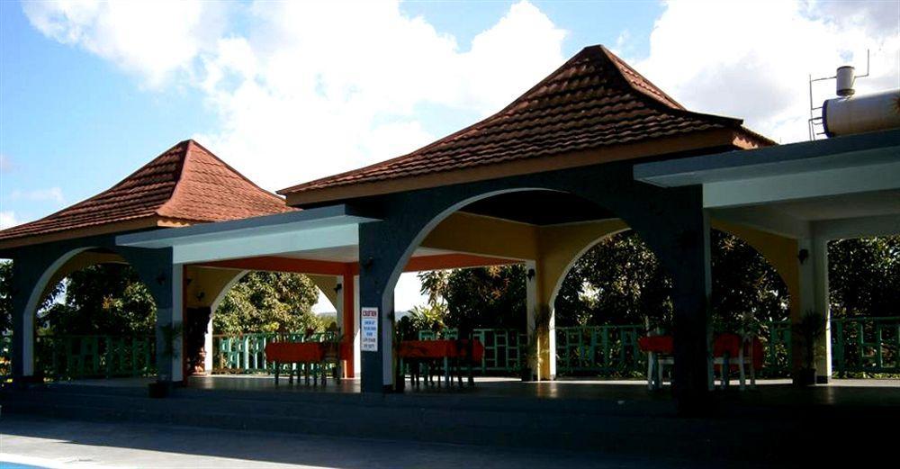 Coral Seas Hotel 2*