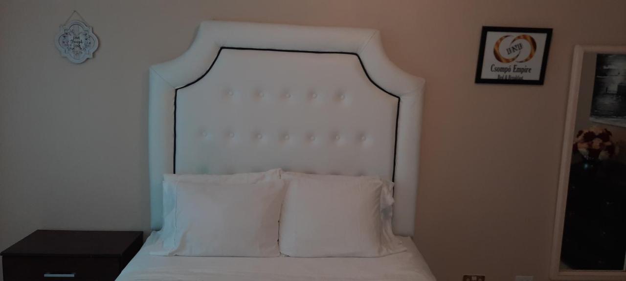 Csompo Empire & Bed & Breakfast