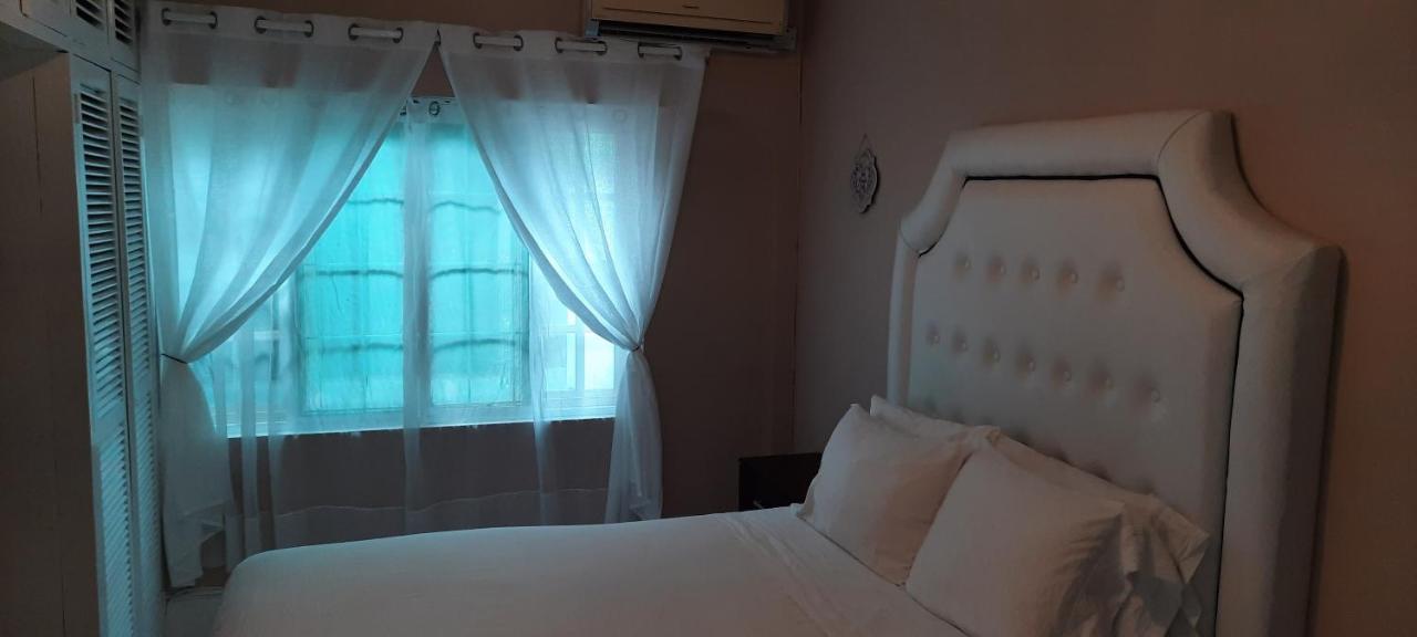 Csompo Empire & Bed & Breakfast *