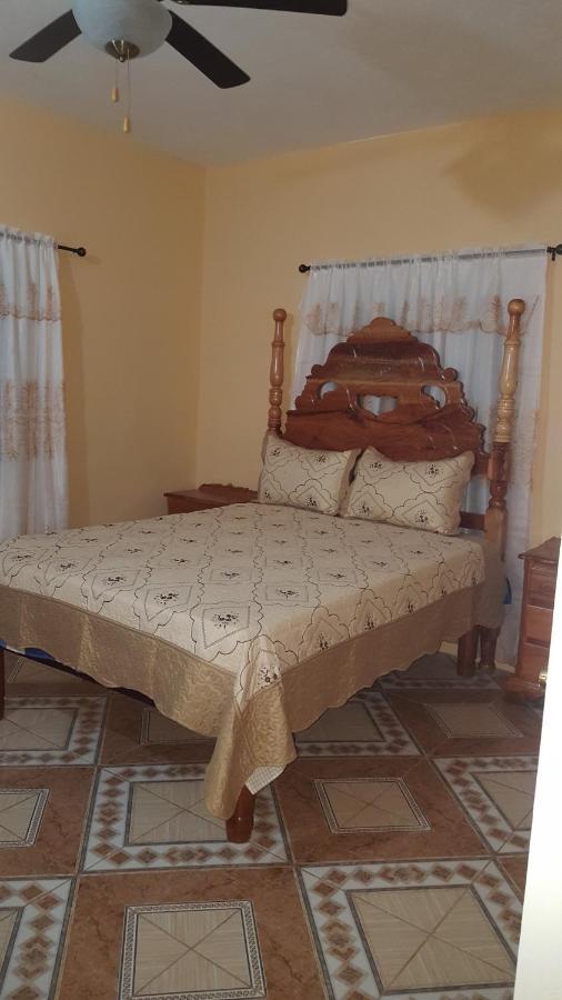 Bev's Rosevilla Guest house