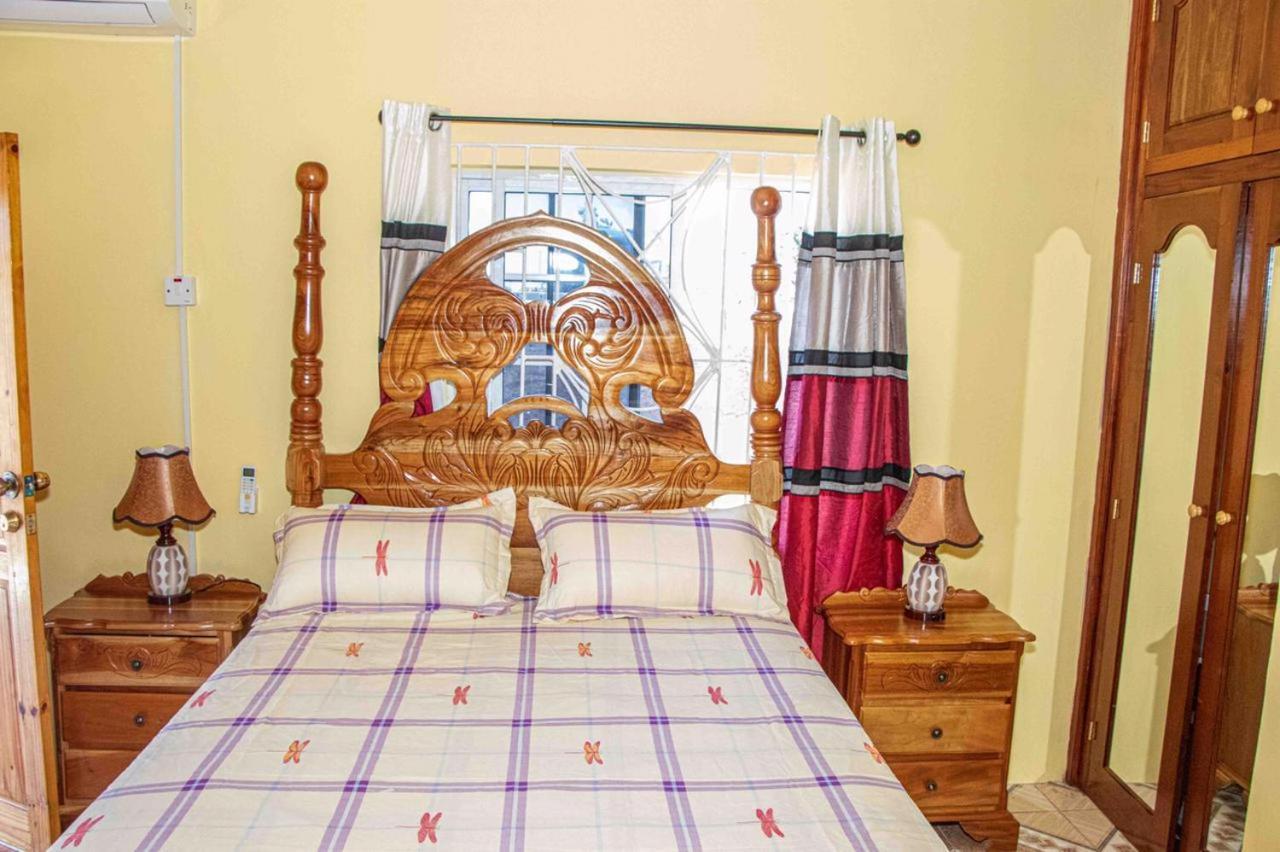 Bev's Rosevilla Guest house Montego Bay