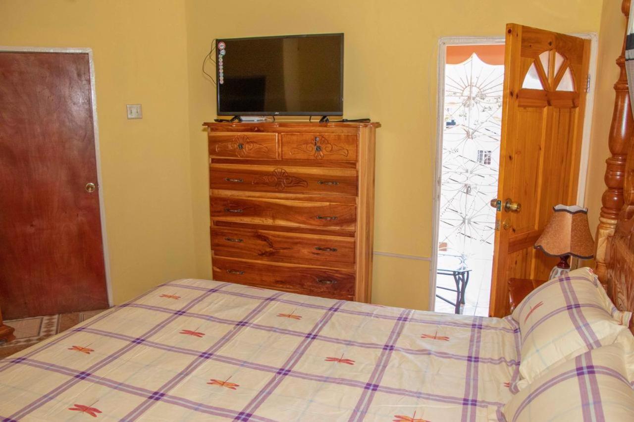 Guest house Bev's Rosevilla Montego Bay