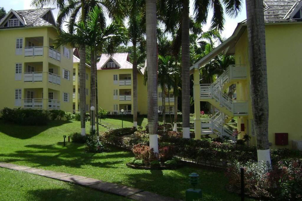 1 Bedroom Penthouse 63 At Mystic Ridge Apartment Ocho Rios