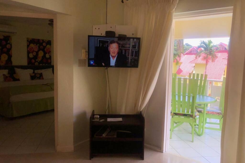 1 Bedroom Penthouse 63 At Mystic Ridge Apartment Ocho Rios
