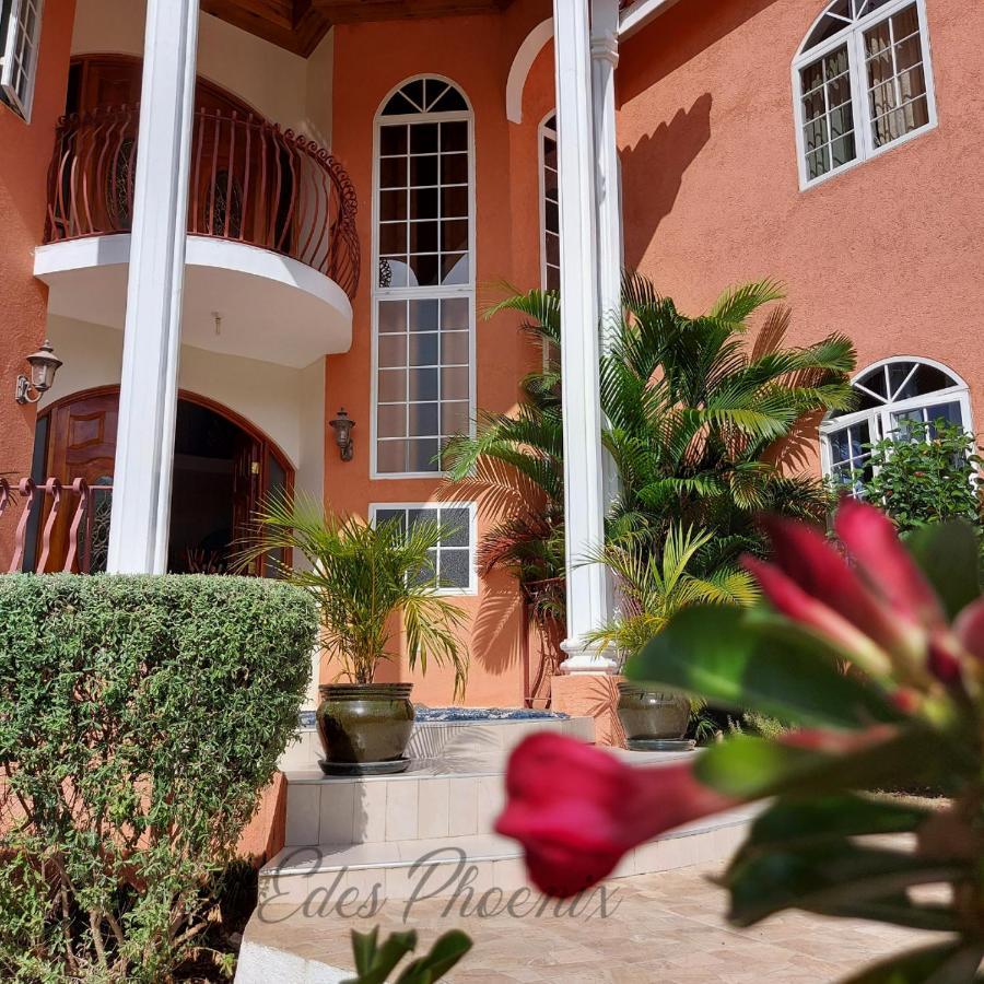 Edes Phoenix Grandeur Getaway Guest house *