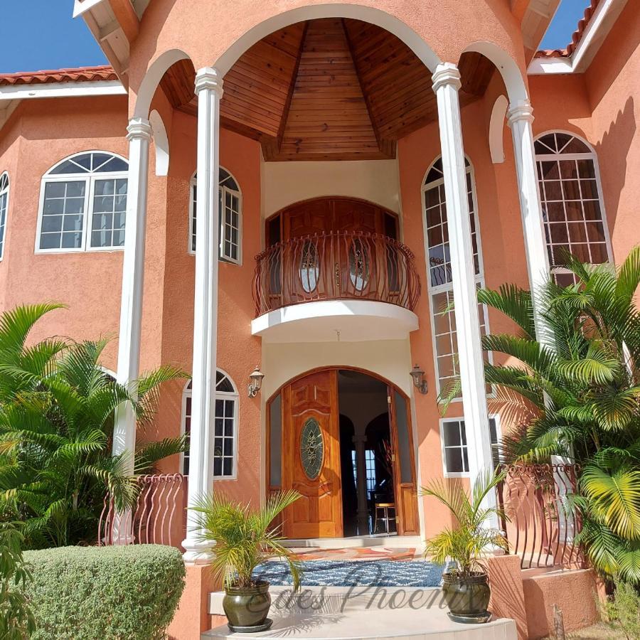 Guest house Edes Phoenix Grandeur Getaway *