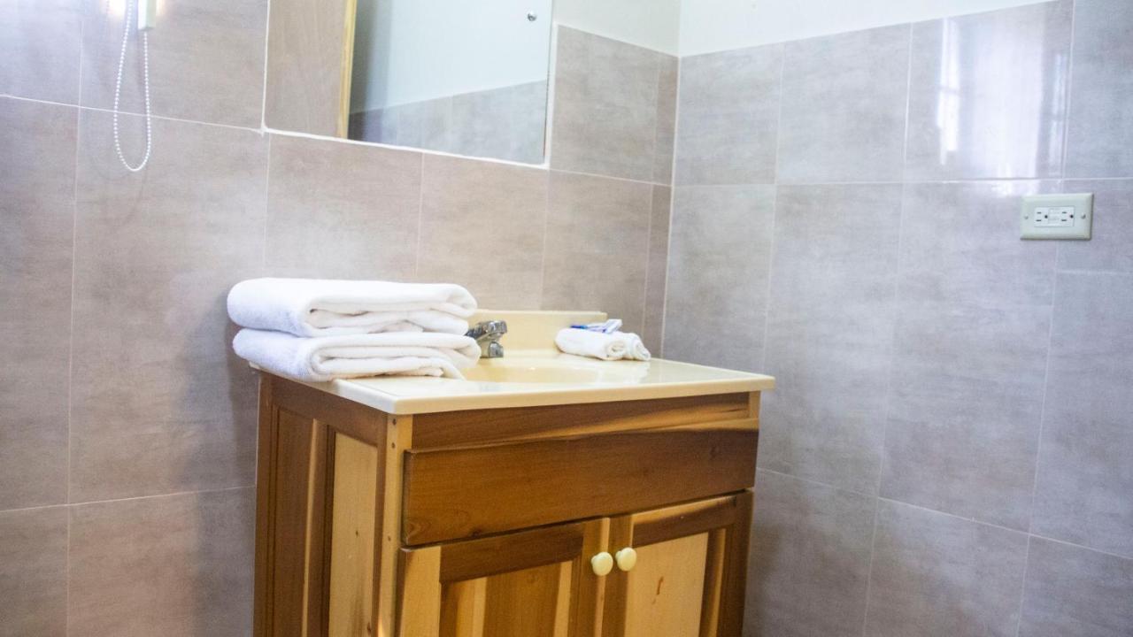 Bed & Breakfast Holidays At Heaven Runaway Bay