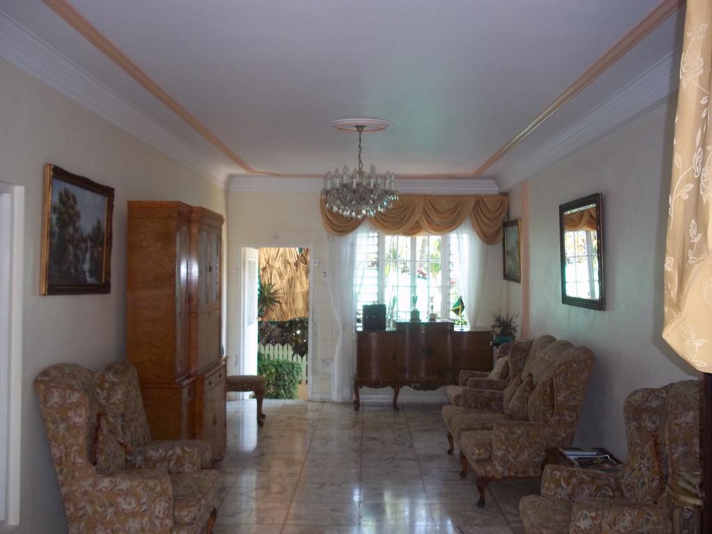 Bed & Breakfast City View 2*