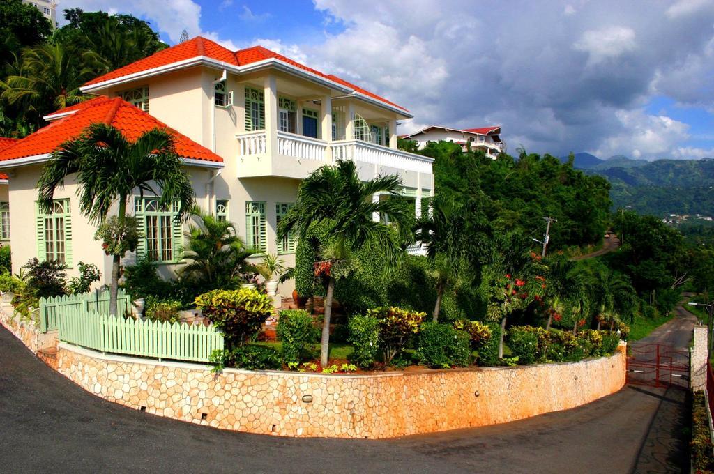 Bed & Breakfast City View