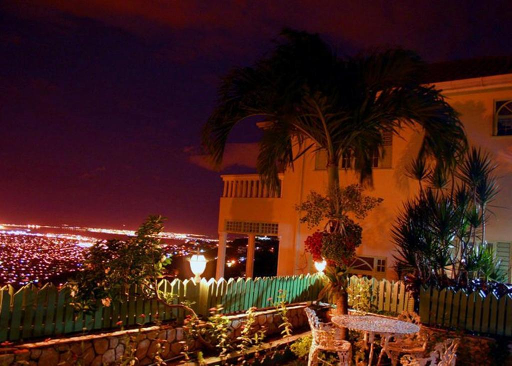Bed & Breakfast City View 2*