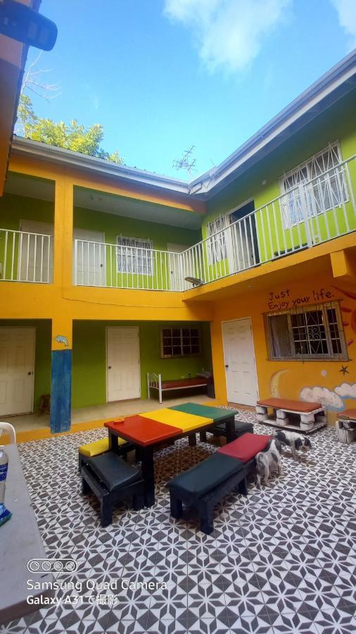 Guest house Labrish Kingston