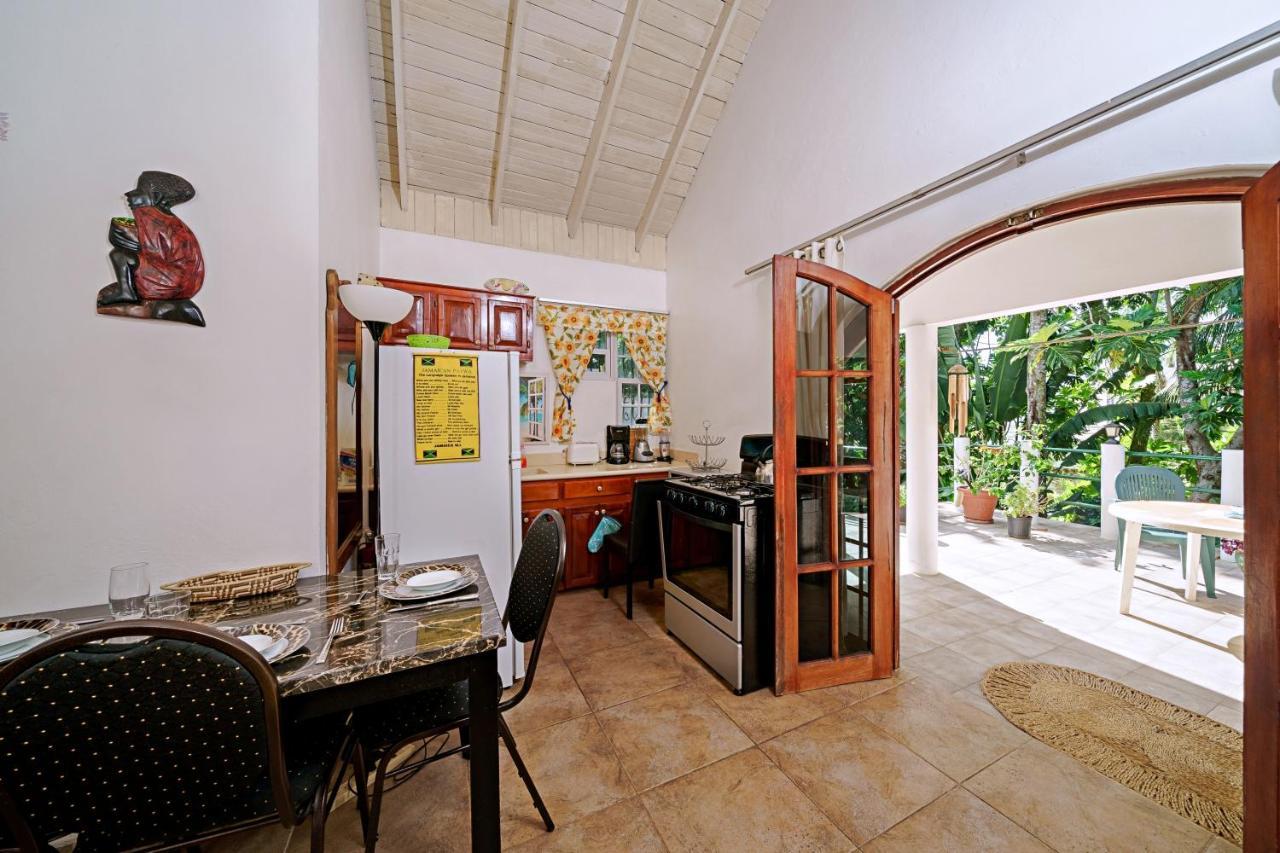 House Condos, 3*