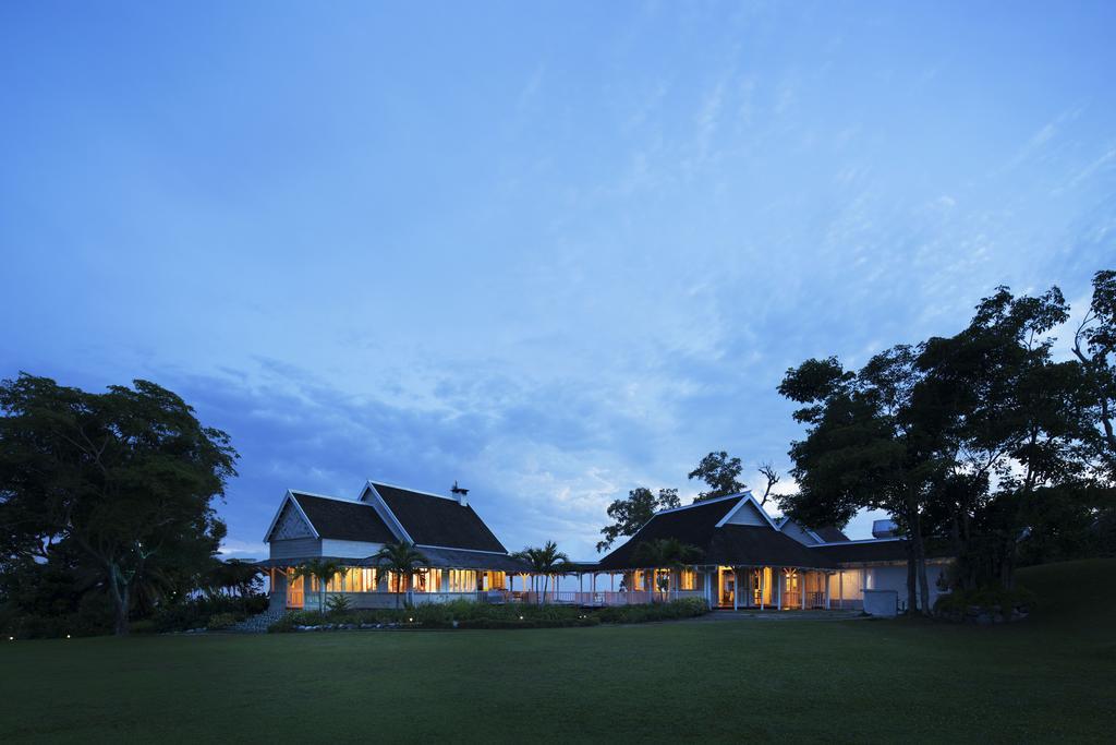 Hotel Strawberry Hill 3*