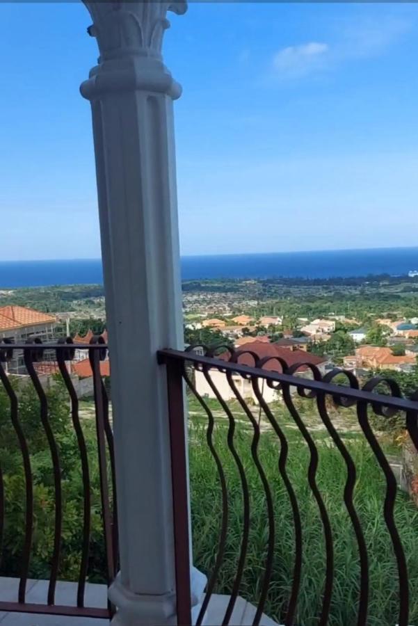 Edes Phoenix Grandeur Getaway Guest house