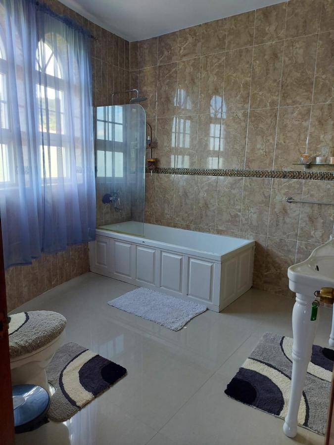 Edes Phoenix Grandeur Getaway Guest house Ocho Rios