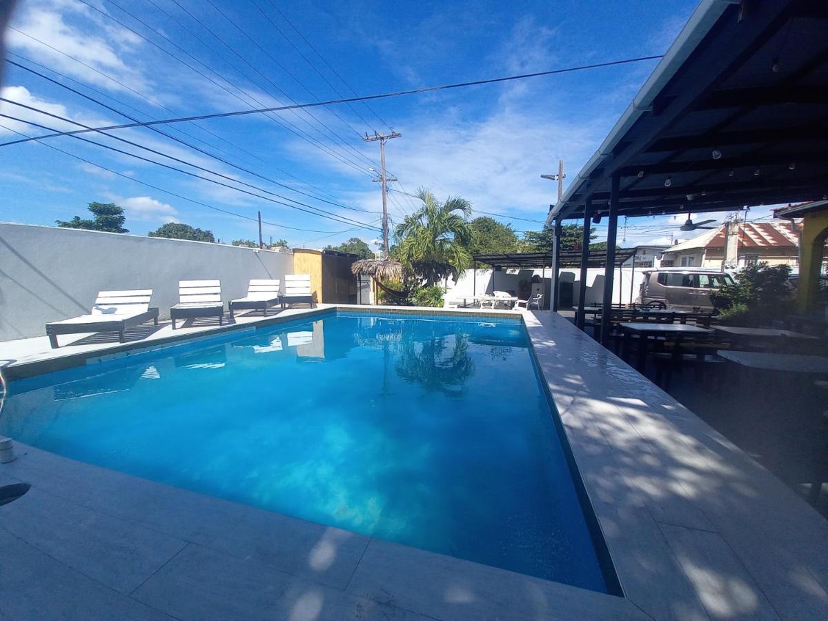Labrish Guest house Kingston