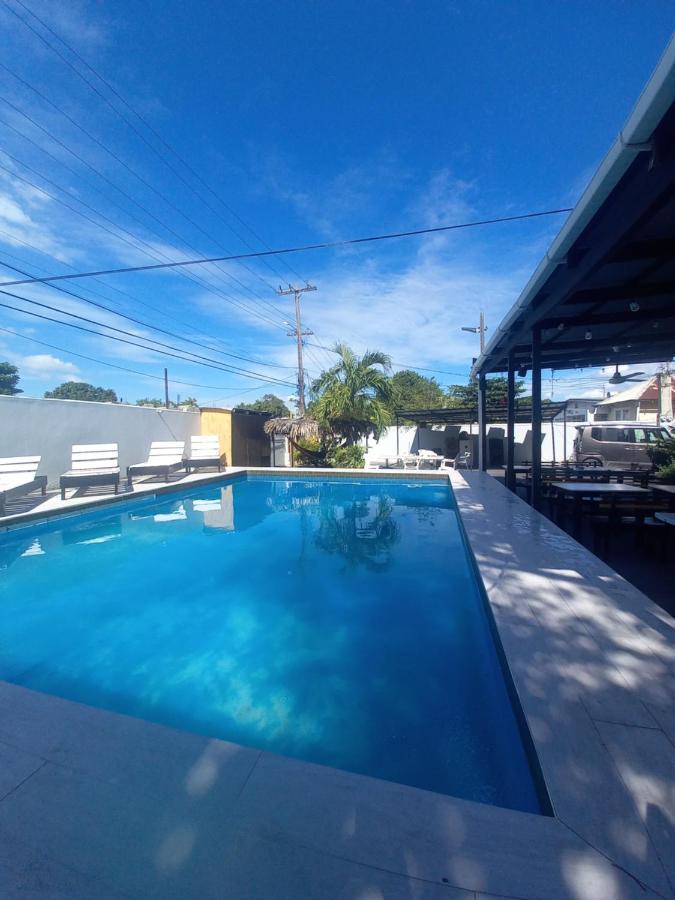 Labrish Guest house Kingston