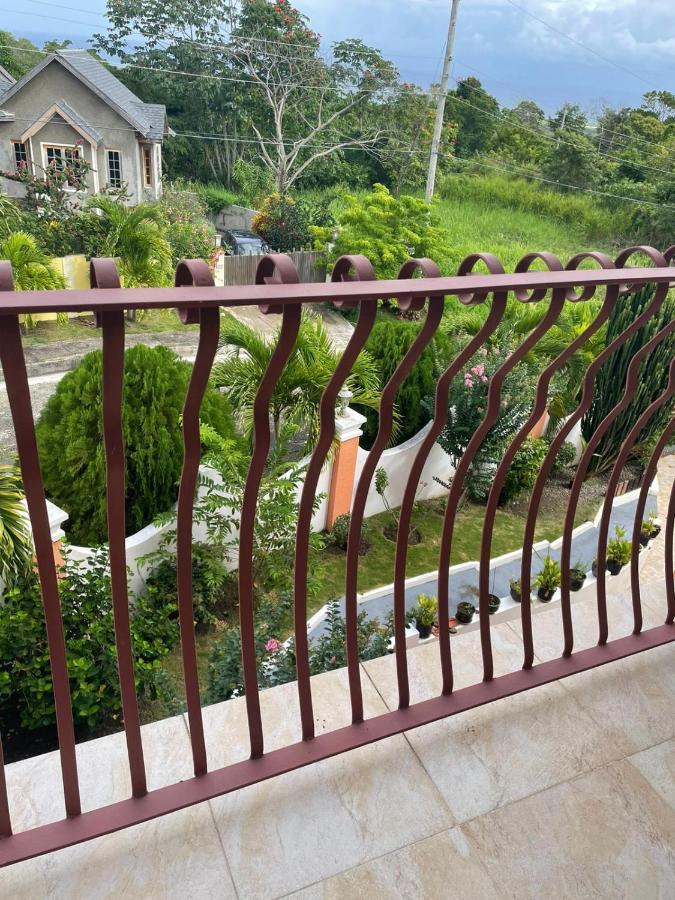 Guest house Edes Phoenix Grandeur Getaway *