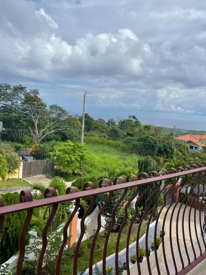 Edes Phoenix Grandeur Getaway Guest house