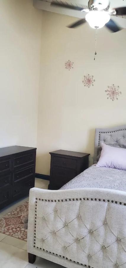 Hillside Sunrise: Gated Beachside Retreat With 2 Bed/bath *