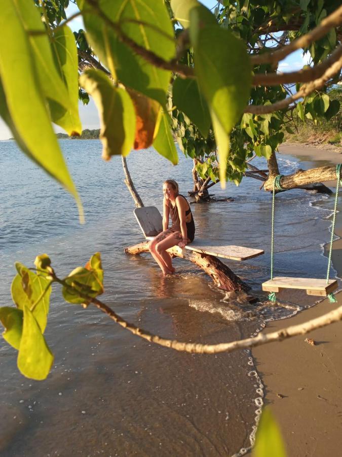 Holiday home Hillside Sunrise: Gated Beachside Retreat With 2 Bed/bath