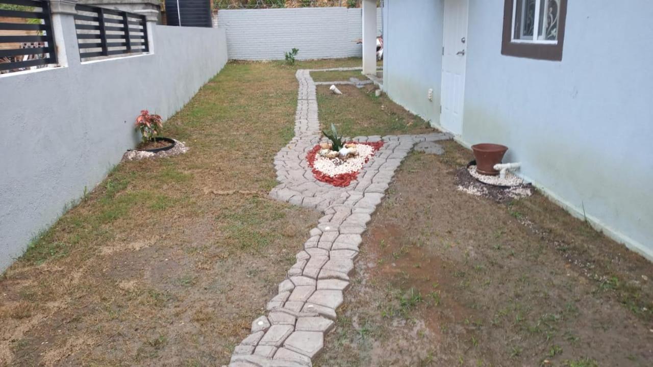 Holiday home Hillside Sunrise: Gated Beachside Retreat With 2 Bed/bath *