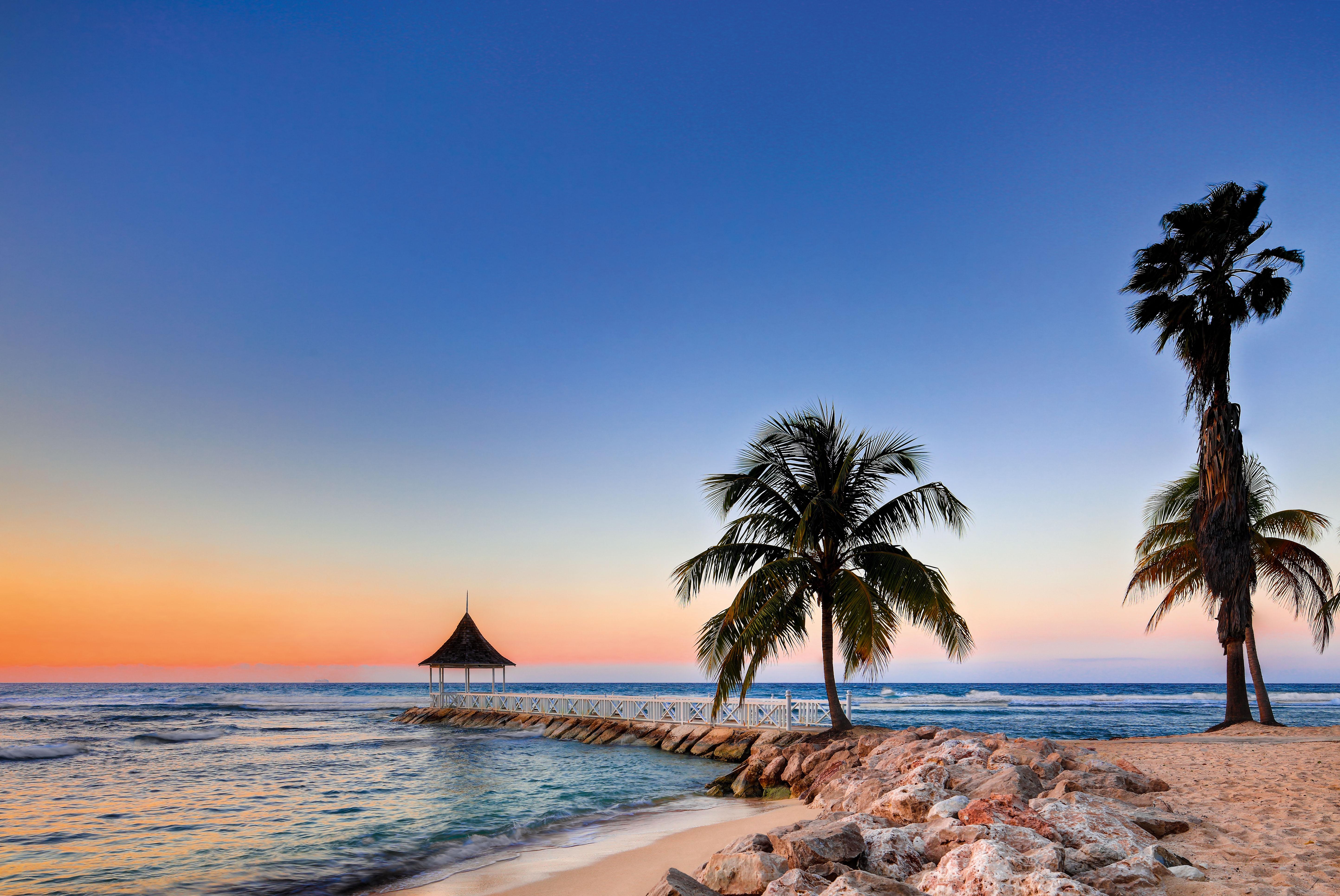 Resort Half Moon