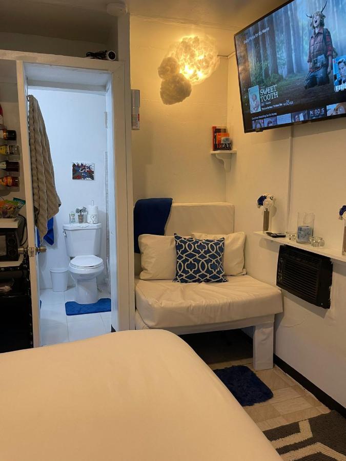 Blue Royalty Bed & Breakfast *