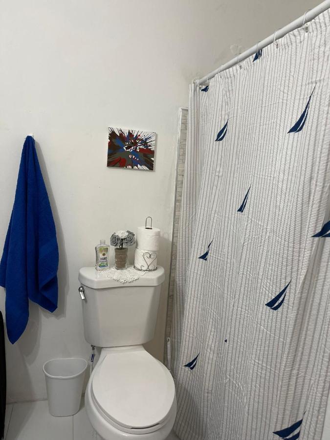 Bed & Breakfast Blue Royalty Portmore