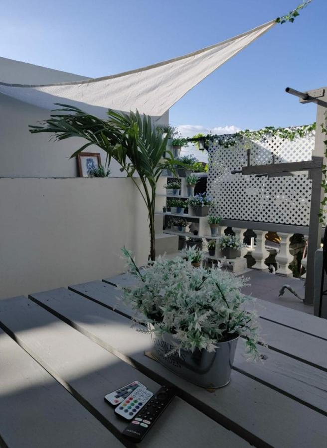 Blue Royalty Bed & Breakfast Portmore