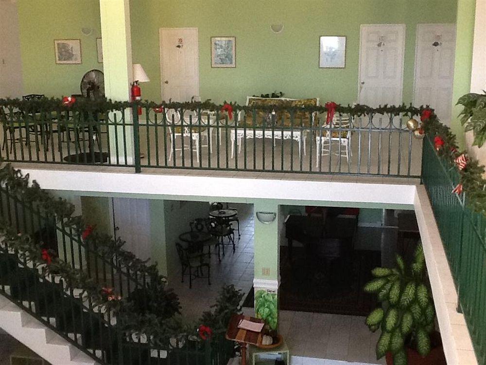 Reggae Reef Hotel 3*