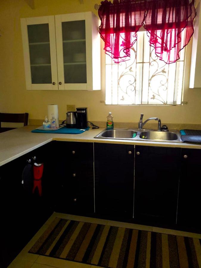 Hillside Sunrise: Gated Beachside Retreat With 2 Bed/bath * Montego Bay