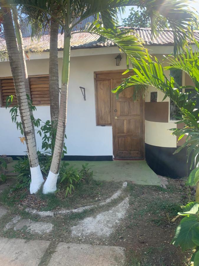 Skipper's Guest house *