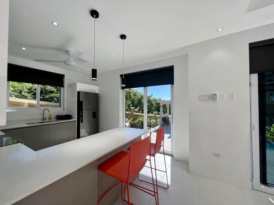 The Indianna ~ Luxury Pool & Apartamento Whitehouse