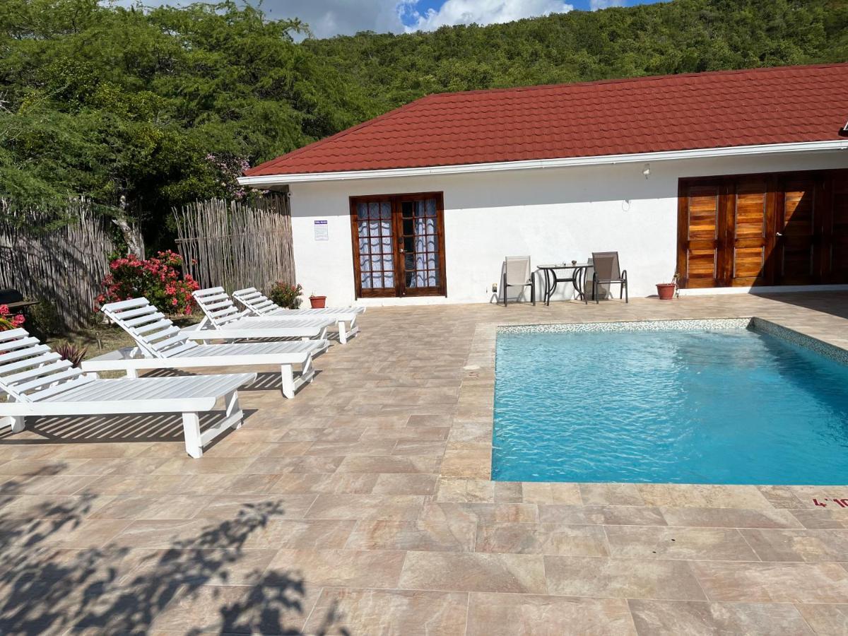 Cozy Oceanfront Hidden Treasure Guest house